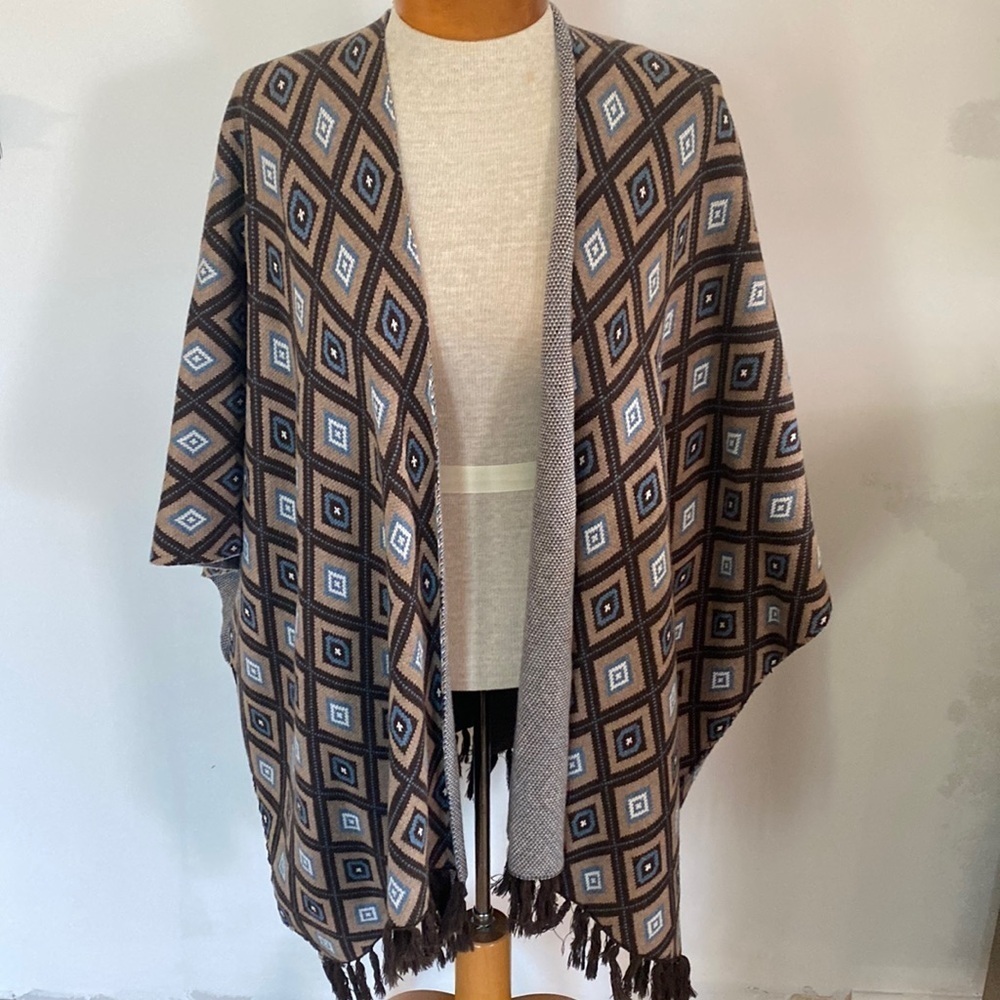 Chico’s boho geometric pattern shrug poncho open front cardigan sweater tassels
